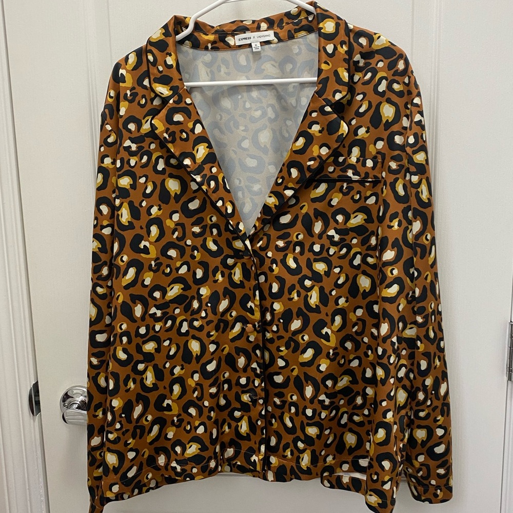 Animal Print Top - Picture 1 of 3